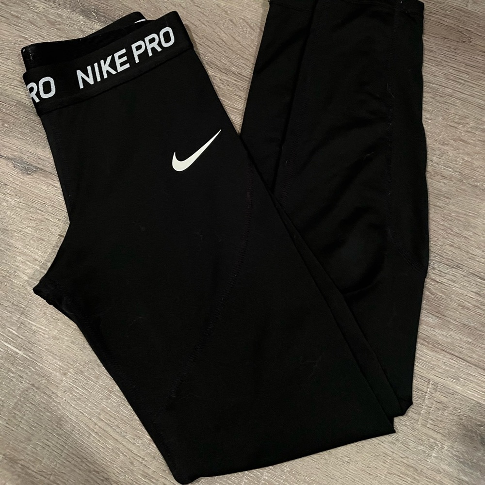 Girls Nike pro leggings
